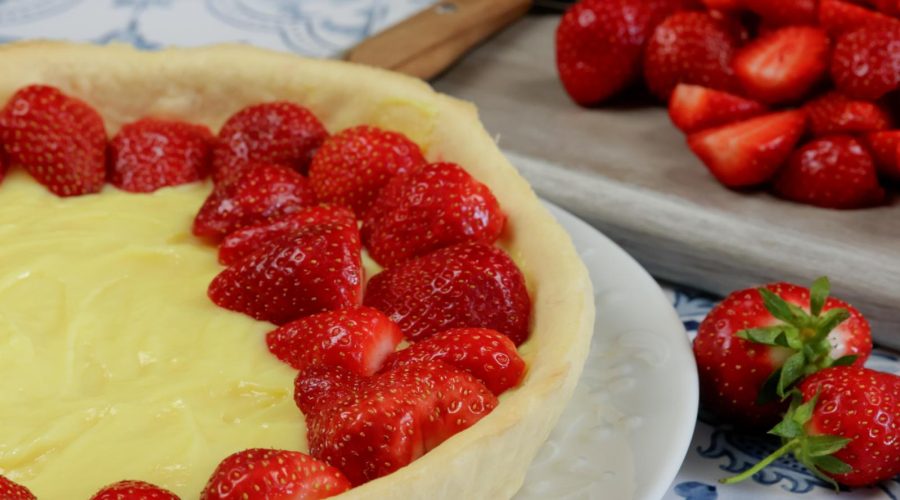 Torta con crema pasticcera