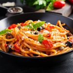 Pasta con melanzane e pomodorini