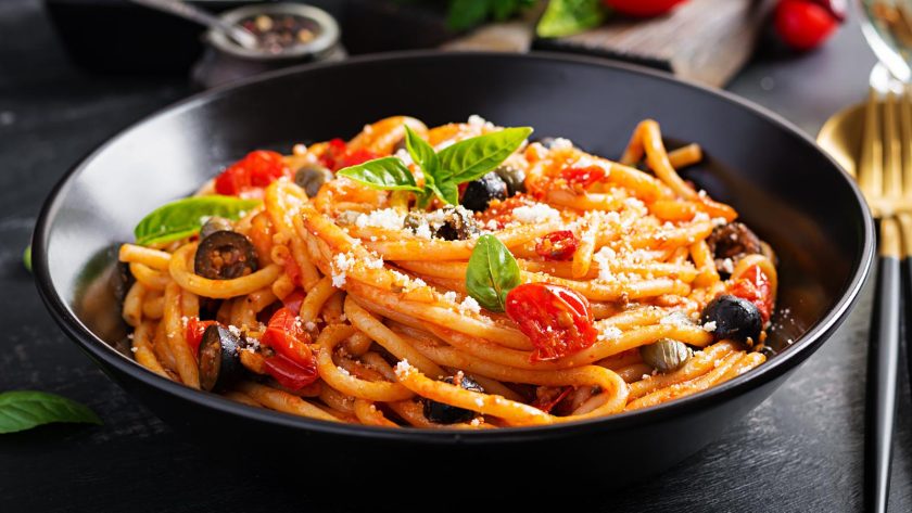 Pasta con melanzane e pomodorini