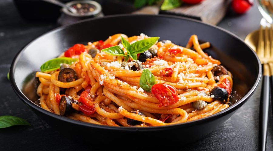 Pasta con melanzane e pomodorini