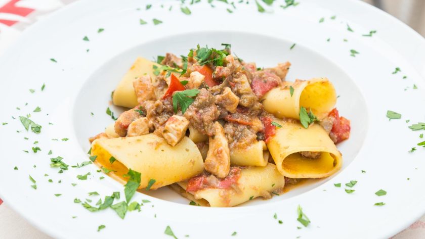 Pasta con pesce spada e melanzane